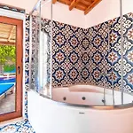 Villa Havuzu Korunakli Jakuzili